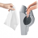 Бумажные полотенца или сушилки