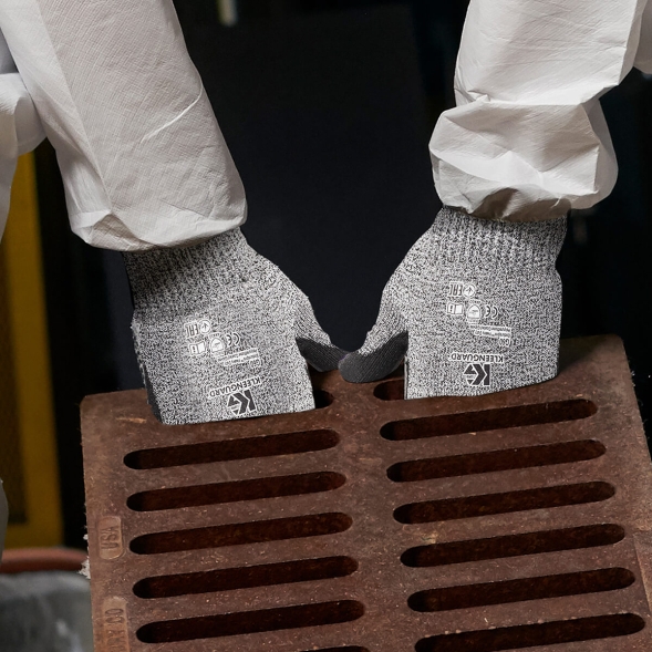 Перчатки антипорезные KleenGuard® G60 Endurapro, уровень 5 (12 пар)