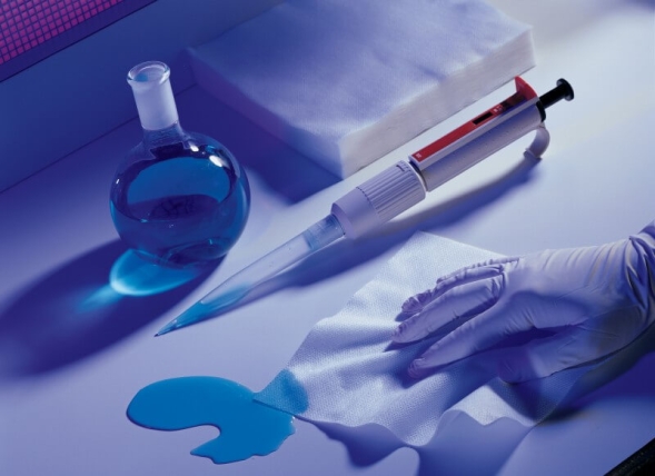 7646 Протирочный материал в пачках Kimtech™ Pure W4 22,8 х 22,8 см (5 пач х 100 л)