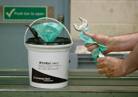 7775 Чистящие салфетки WypAll® Cleaning Wipes в большой тубе (6 туб х 90 л)