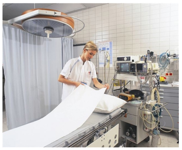 6003 Бумажные простыни в рулонах Scott® ширина 51 см (6 рул х 50 м)